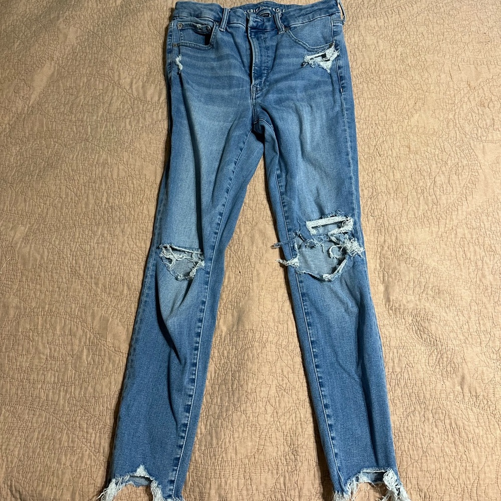 American Eagle Outfitters distressed jeans ✨